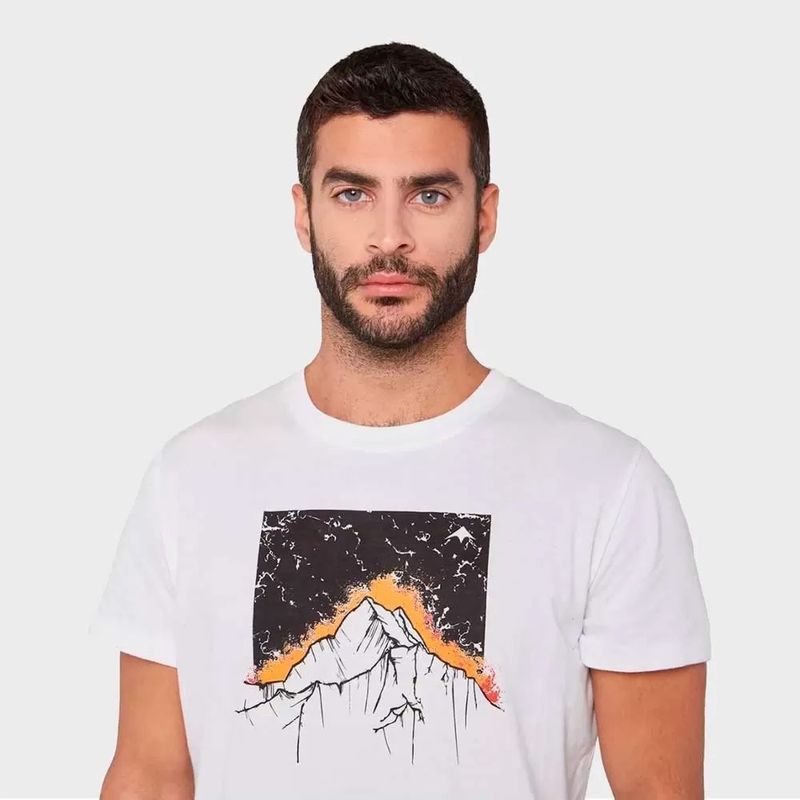 remera-marcus-montagne-blanco