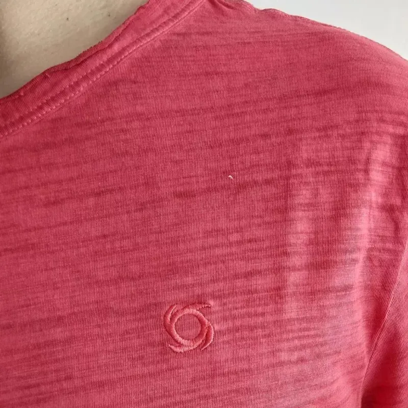 401108-REMERA-DOITE-COSMO-H-ROJO-S-64101-2-768x768